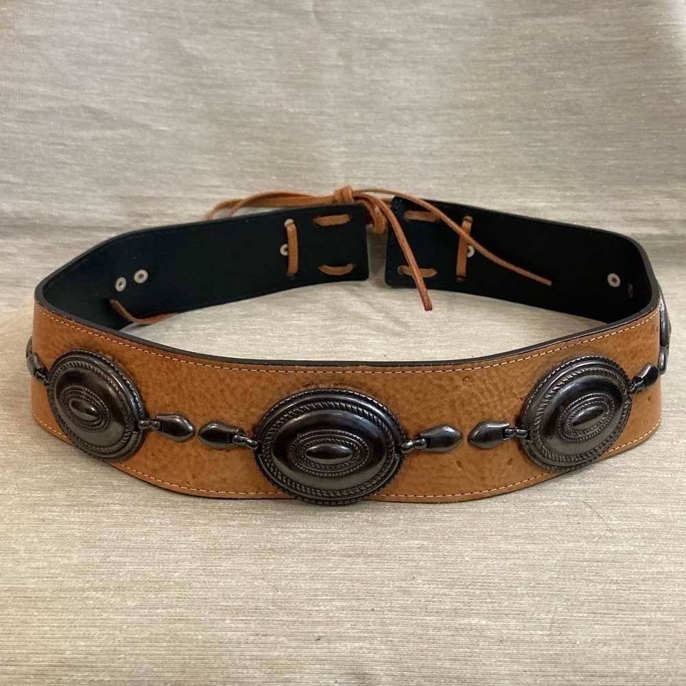 KUDOS BELT Sz 75/30 Thick Leather Metal Medallions Adjustable String Closure
